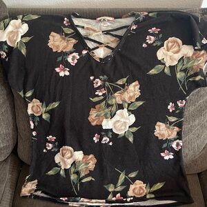 Flower Black Criss Cross Short Sleeve Top Size L
